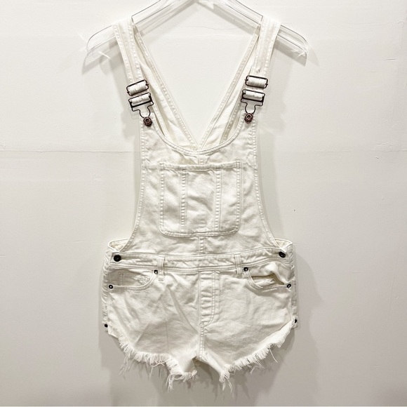 Free People We The Free Summer Babe Off White Denim Shortalls Raw Hem Cutoffs 28 - Picture 1 of 12